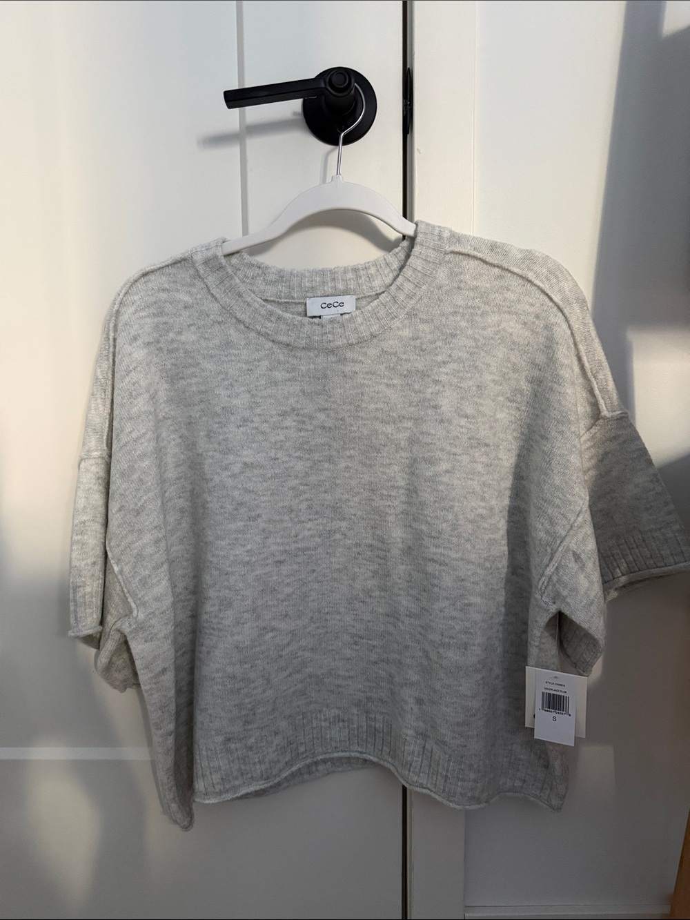 CeCe Heather Gray Short Sleeve Cropped Knit Top